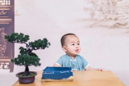 库尔勒宝宝吐黄水是怎么回事 库尔勒宝宝吐黄水是怎么回事